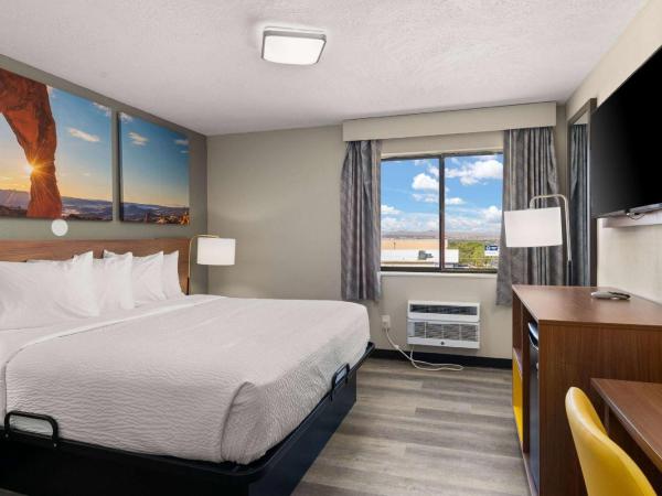 Days-Inn by Wyndham Albuquerque I-25 : photo 1 de la chambre chambre lit king-size - non-fumeurs