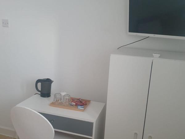 Elsham Gardens Rooms - Shared Facilities : photo 5 de la chambre chambre double standard avec salle de bains commune