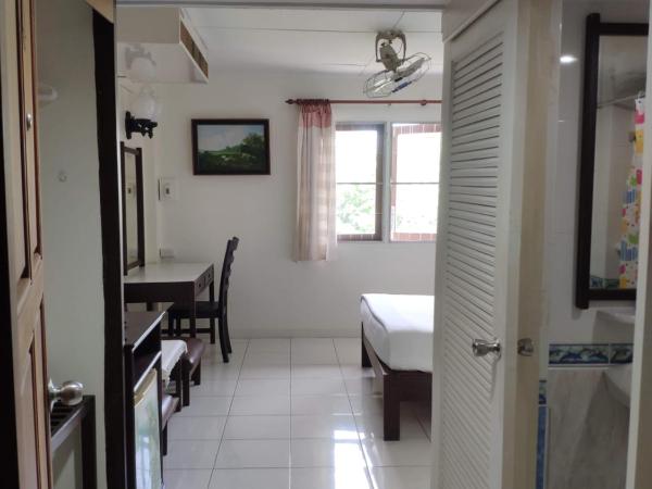 Changpuak Hotel : photo 9 de la chambre chambre double standard avec ventilateur