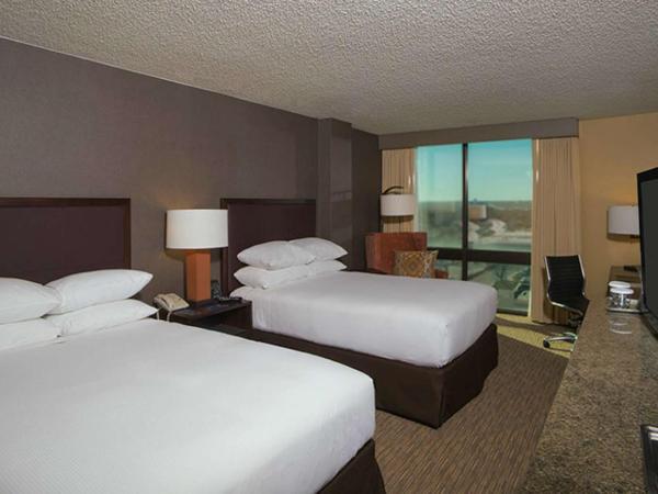 DoubleTree by Hilton San Antonio Airport : photo 1 de la chambre chambre double avec 2 lits doubles - non-fumeurs