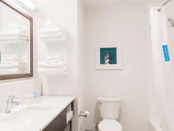 Hampton Inn & Suites Indianapolis-Keystone, IN : photo 6 de la chambre chambre 2 lits queen-size avec balcon