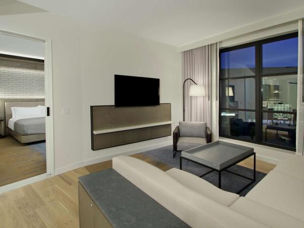 Canopy By Hilton Columbus Downtown Short North : photo 4 de la chambre suite 1 chambre lit king-size