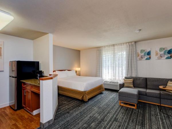 TownePlace Suites Colorado Springs : photo 3 de la chambre studio lit queen-size avec canapé-lit