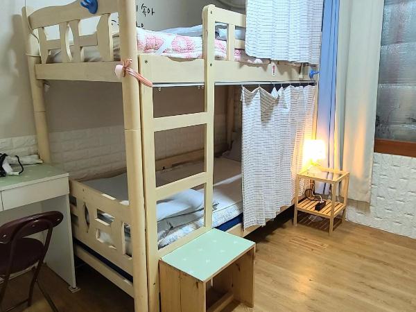 Appletree Guesthouse : photo 4 de la chambre chambre lits jumeaux standard avec salle de bains commune