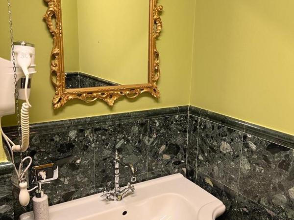 Villa Camilla Milano : photo 8 de la chambre chambre lit king-size supérieure