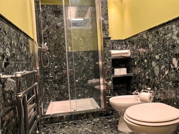 Villa Camilla Milano : photo 9 de la chambre chambre lit king-size supérieure