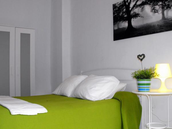 Hostal Santa Catalina : photo 10 de la chambre chambre lits jumeaux