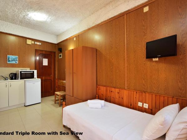 Katerina Rooms for Rent : photo 4 de la chambre chambre triple standard - vue sur mer