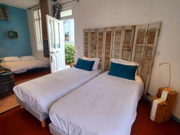 B&B Villa Du Roc Fleuri : photo 4 de la chambre chambre triple avec terrasse