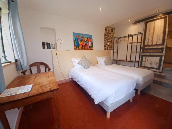 B&B Villa Du Roc Fleuri : photo 2 de la chambre chambre double avec terrasse