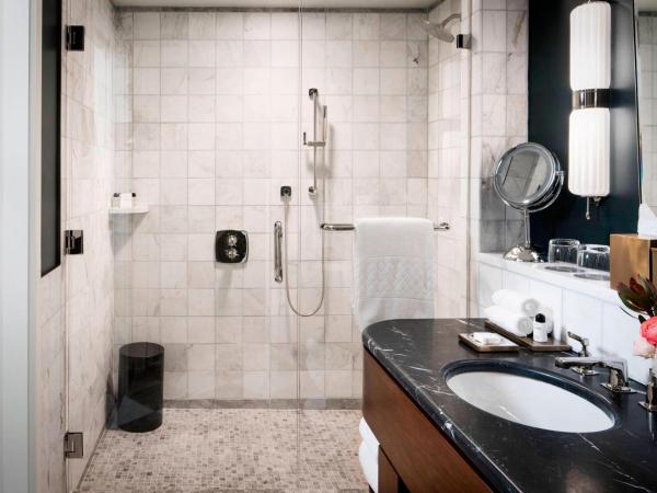 Perry Lane Hotel, a Luxury Collection Hotel, Savannah : photo 5 de la chambre grande chambre king deluxe avec 1 lit king-size et chambre d’angle