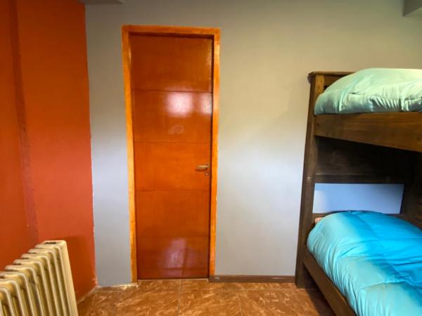 Hostel Ruca Potu : photo 5 de la chambre chambre triple avec salle de bains privative
