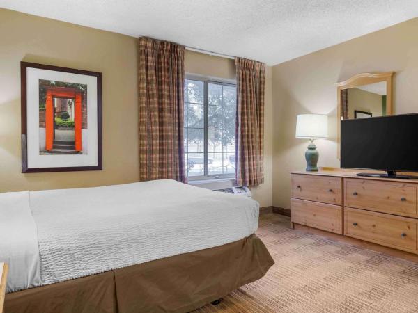 Extended Stay America Suites - Houston - Galleria - Uptown : photo 2 de la chambre studio lit queen-size - non-fumeurs