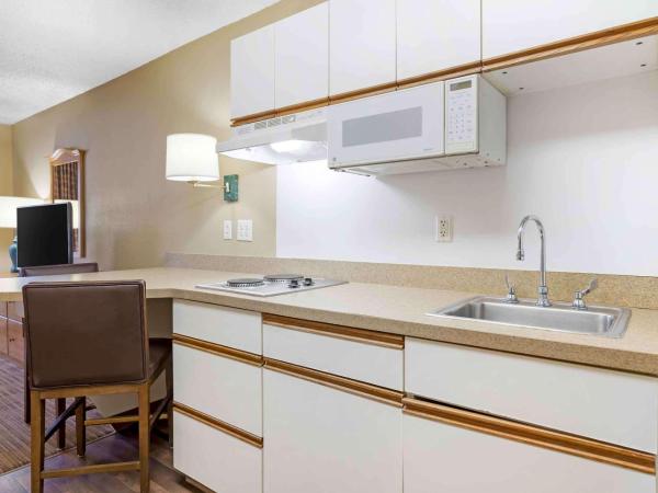 Extended Stay America Suites - Houston - Galleria - Uptown : photo 4 de la chambre studio lit queen-size - non-fumeurs