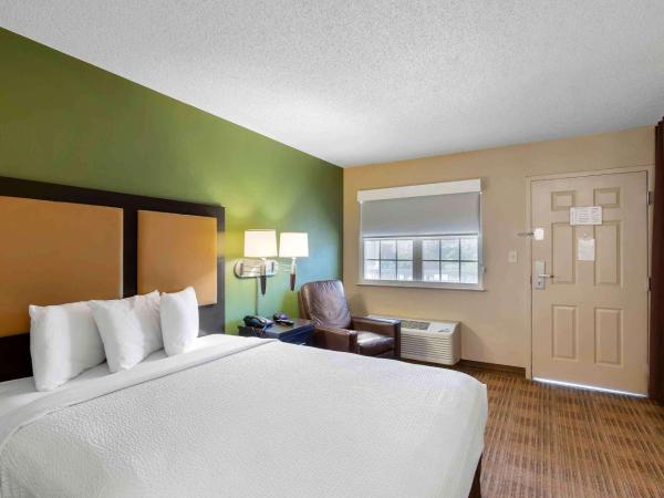 Extended Stay America Suites - Virginia Beach - Independence Blvd : photo 2 de la chambre studio avec 1 lit queen-size - accessible aux personnes à mobilité réduite - non-fumeurs