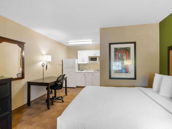 Extended Stay America Suites - Virginia Beach - Independence Blvd : photo 3 de la chambre studio avec 1 lit queen-size - accessible aux personnes à mobilité réduite - non-fumeurs