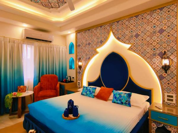 Hotel Sarang Palace - Boutique Stays : photo 1 de la chambre luxurious moroccan theme room with panoramic city view and designer bed
