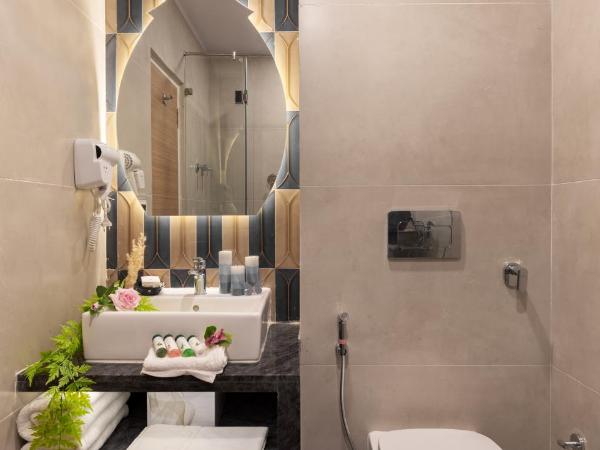 Hotel Sarang Palace - Boutique Stays : photo 9 de la chambre luxurious moroccan theme room with panoramic city view and designer bed