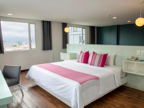 Hotel Fontan Reforma Centro Historico : photo 1 de la chambre suite supérieure lit king-size