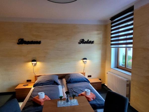 Alte Post zu Stetzsch : photo 1 de la chambre chambre triple avec salle de bains privative