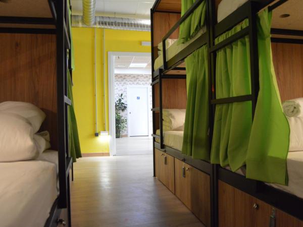 Debod Hostel : photo 4 de la chambre lit superposé dans dortoir pour femmes