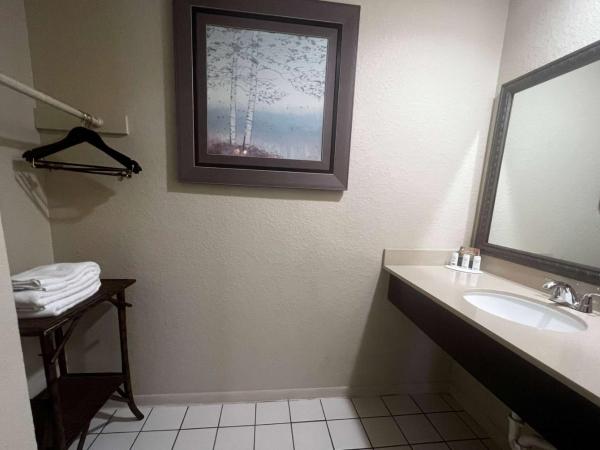 Baymont by Wyndham Houston/Westchase : photo 3 de la chambre suite 1 chambre lit king-size - non-fumeurs