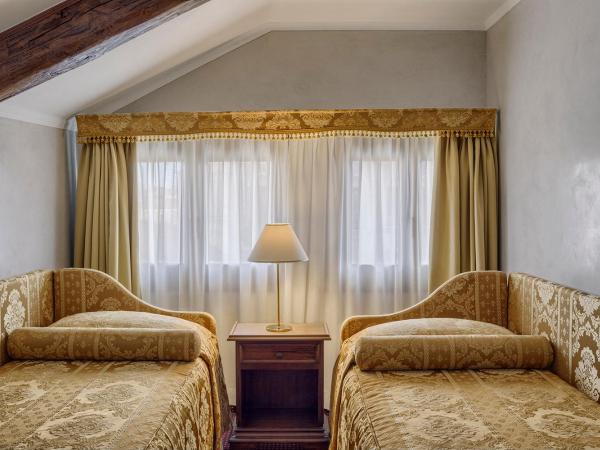 Hotel Pausania : photo 5 de la chambre chambre quadruple