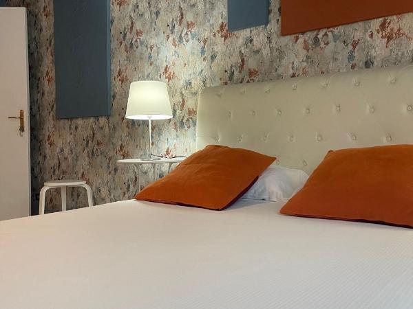 Central Suite Bed&Breakfast : photo 3 de la chambre chambre quadruple avec douche