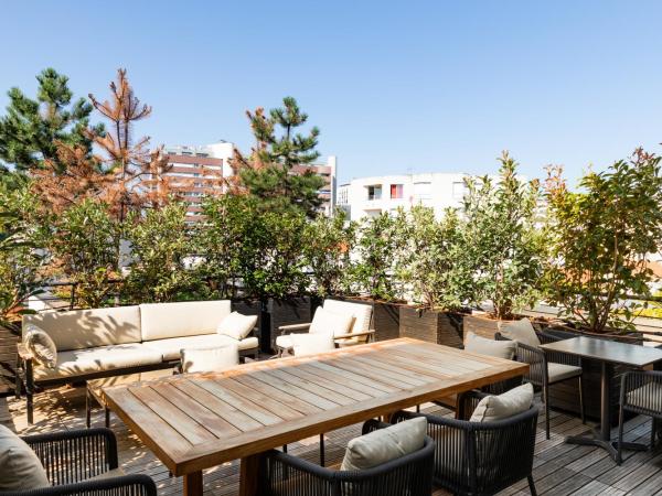 Le Parchamp, a Tribute Portfolio Hotel, Paris Boulogne : photo 5 de la chambre chambre king de luxe avec terrasse