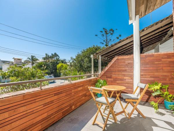 Aquarius Backpackers Resort : photo 8 de la chambre chambre lit queen-size avec balcon