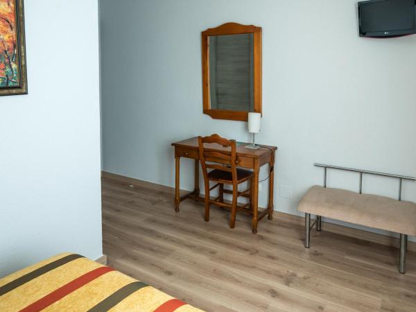 Hotel San Glorio : photo 3 de la chambre chambre lit queen-size 