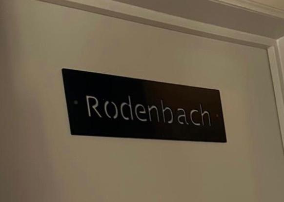 Hotel Salvators : photo 8 de la chambre chambre lit queen-size confort avec terrasse et climatisation