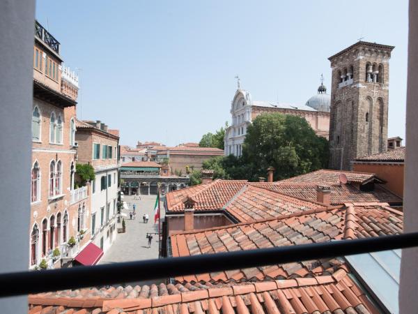 Hotel Paganelli : photo 9 de la chambre chambre double de charme altana - vue sur rue