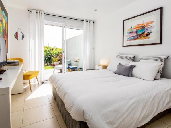 Chambre d'Hôtes de la Grande Greve : photo 2 de la chambre chambre double - vue sur mer