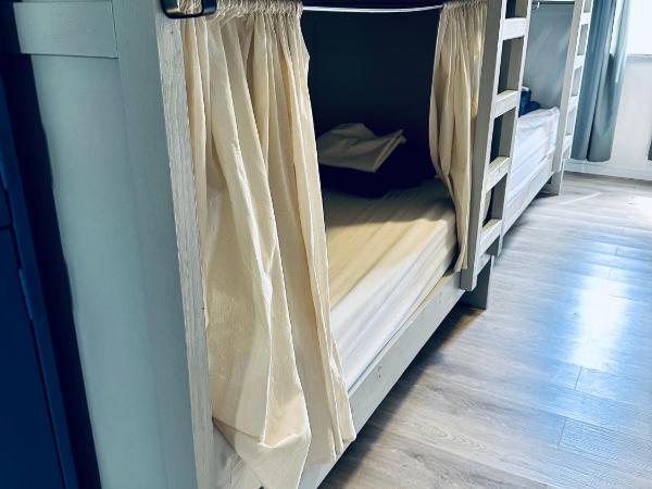 Gorilla Hostel : photo 5 de la chambre lit dans dortoir mixte de 8 lits 