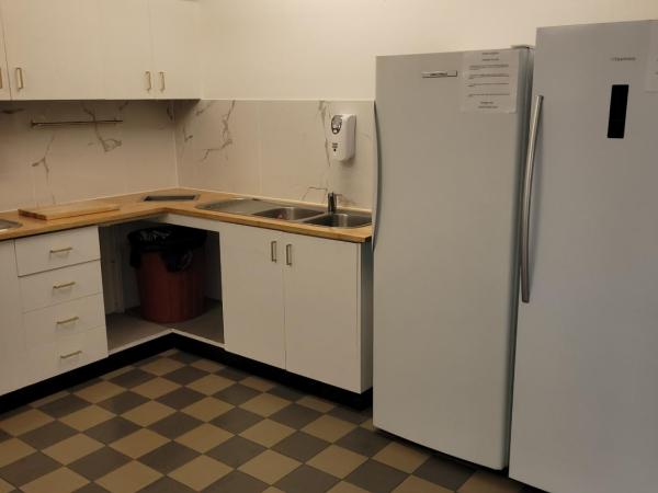 Travellers Paradise : photo 10 de la chambre chambre quadruple avec salle de bains commune