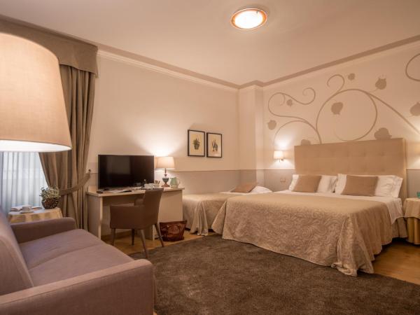 Hotel Ambasciatori : photo 2 de la chambre chambre familiale (2 adultes + 3 enfants)
