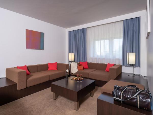 Novotel Nantes Centre Gare : photo 7 de la chambre suite lit king-size