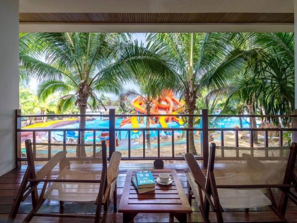 Phi Phi Mountain Beach Resort SHA Certified : photo 3 de la chambre chambre de luxe - vue sur piscine