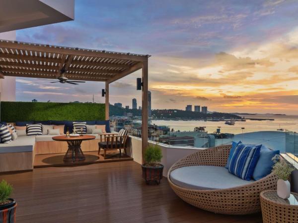 Avani Pattaya Resort : photo 3 de la chambre chambre lit king-size - vue sur mer