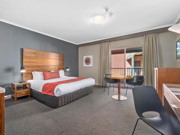 Quality Hotel Dickson : photo 1 de la chambre chambre lit king-size avec spa