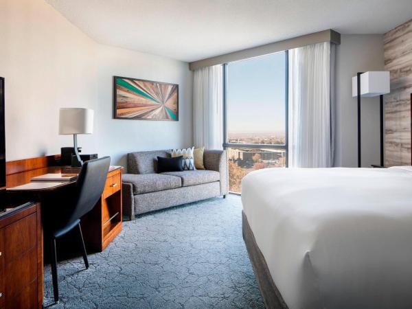Marriott Albuquerque : photo 3 de la chambre chambre lit king-size - vue sur ville