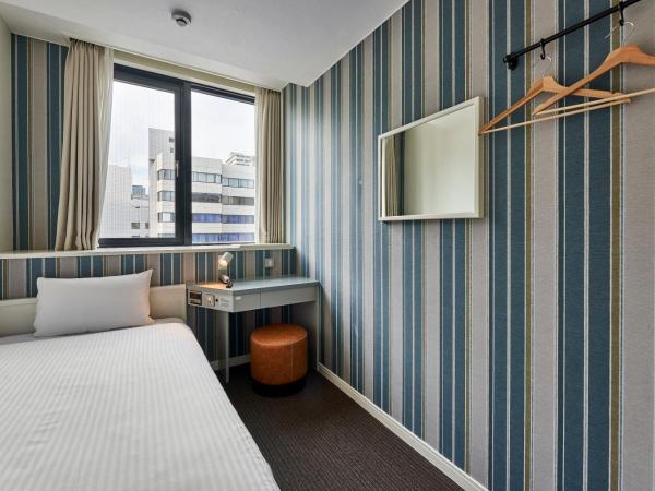Hotel Morning Box Osaka Shinsaibashi : photo 6 de la chambre compact single room with shared bathroom and toilet