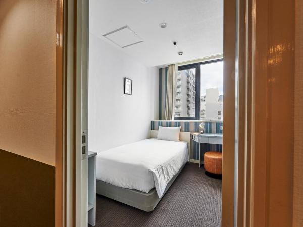 Hotel Morning Box Osaka Shinsaibashi : photo 9 de la chambre compact single room with shared bathroom and toilet
