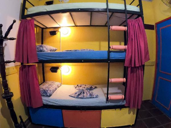 Solar Hostel Búzios : photo 2 de la chambre lit superposé dans dortoir pour femmes