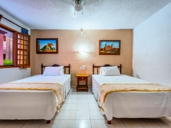 Hotel Santa Lucía : photo 2 de la chambre chambre double