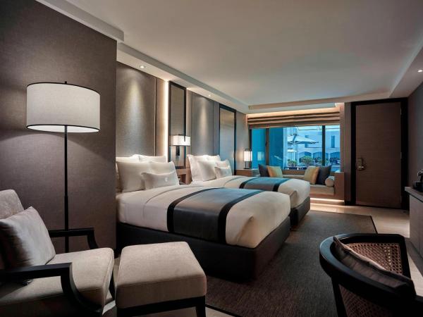 JW Marriott Kuala Lumpur : photo 4 de la chambre chambre lit king-size cabana - côté piscine