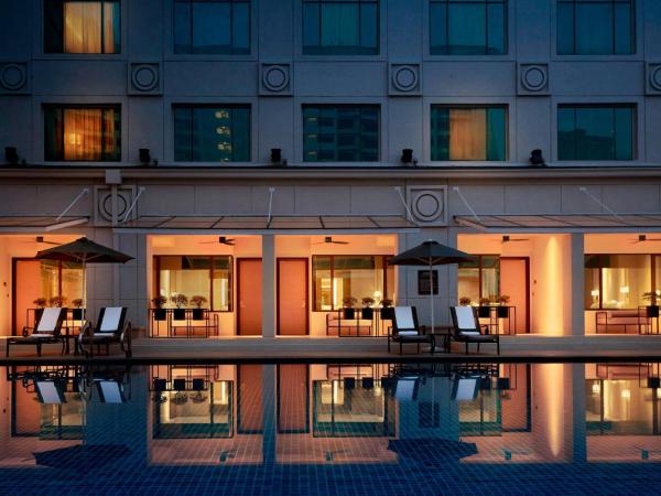 JW Marriott Kuala Lumpur : photo 5 de la chambre chambre lit king-size cabana - côté piscine