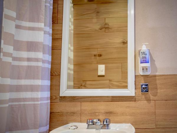 Ayenda Continental Mexicano : photo 1 de la chambre chambre familiale