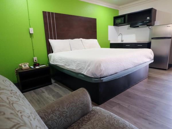 Rodeway Inn San Antonio Lackland AFB - SeaWorld : photo 9 de la chambre chambre lit king-size - non-fumeurs